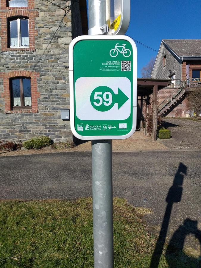 Gite L'Ecole De Ma Mere Villa Bertogne Eksteriør bilde